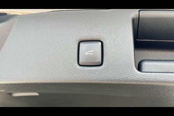 Ford Kuga 2.5 PHEV ST-Line X 225pk | Driver Assistance Pack | Panoramadak | Winterpack | Technology Pack | AGR Stoelen | 19 inch Lichtmetaal | Verlengde Fabrieksgarantie tot 04-2028