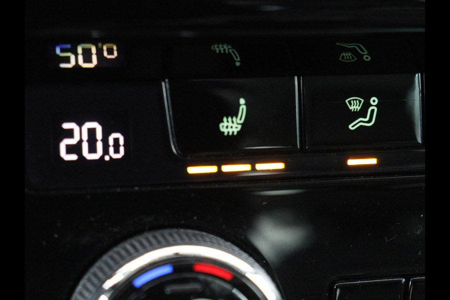 Škoda Octavia 1.0 TSI Ambition | Stoelverwarming | Trekhaak | Half leder | Carplay | Navigatie | Sportstuur | Climate control | Parkeerhulp | Cruise control | Bluetooth