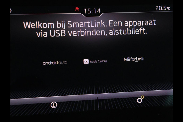 Škoda Octavia 1.0 TSI Ambition | Stoelverwarming | Trekhaak | Half leder | Carplay | Navigatie | Sportstuur | Climate control | Parkeerhulp | Cruise control | Bluetooth