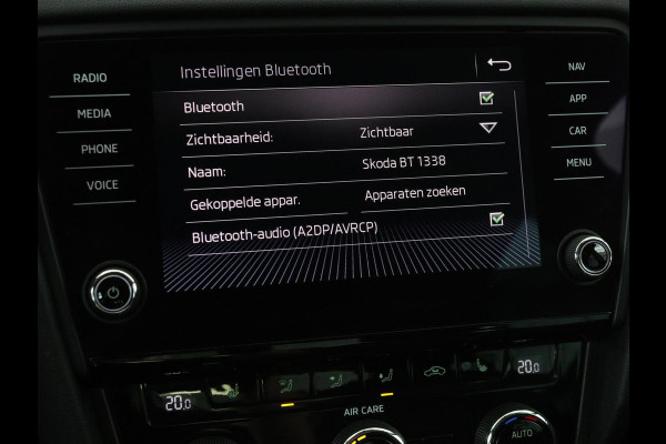 Škoda Octavia 1.0 TSI Ambition | Stoelverwarming | Trekhaak | Half leder | Carplay | Navigatie | Sportstuur | Climate control | Parkeerhulp | Cruise control | Bluetooth