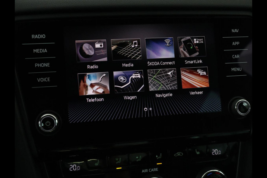 Škoda Octavia 1.0 TSI Ambition | Stoelverwarming | Trekhaak | Half leder | Carplay | Navigatie | Sportstuur | Climate control | Parkeerhulp | Cruise control | Bluetooth