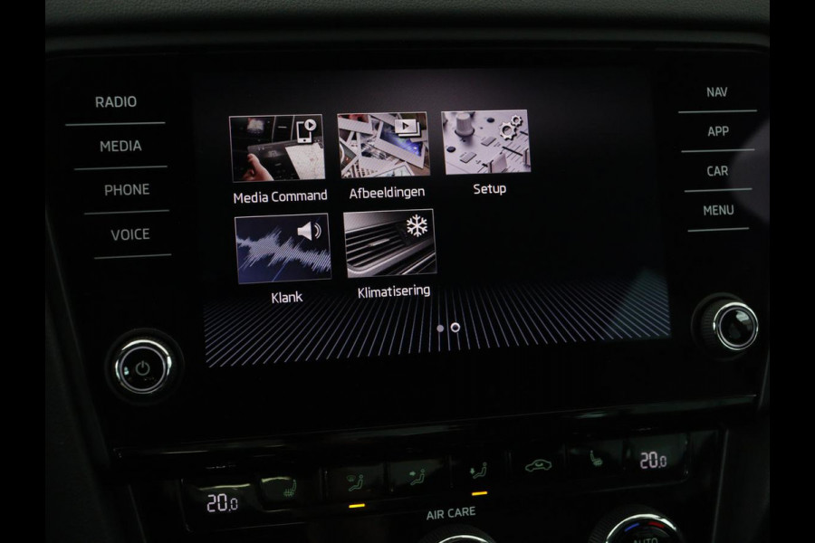 Škoda Octavia 1.0 TSI Ambition | Stoelverwarming | Trekhaak | Half leder | Carplay | Navigatie | Sportstuur | Climate control | Parkeerhulp | Cruise control | Bluetooth