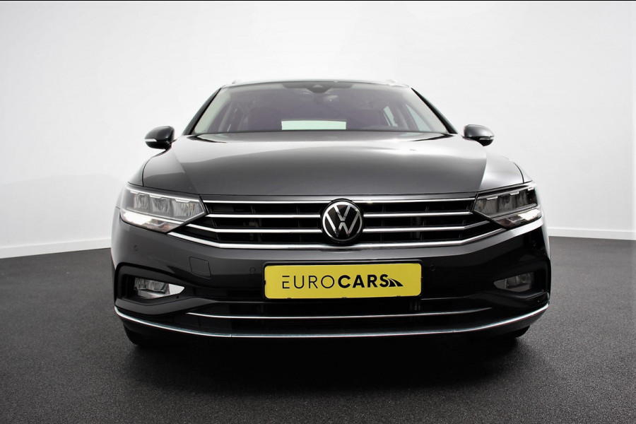 Volkswagen Passat Variant 1.5 TSI 150pk DSG Elegance Plus Pro | Navigatie | Camera | Climate Control | Adaptive Cruise Control | Elektrische Achterklep | Lane Assist | LED | DAB |