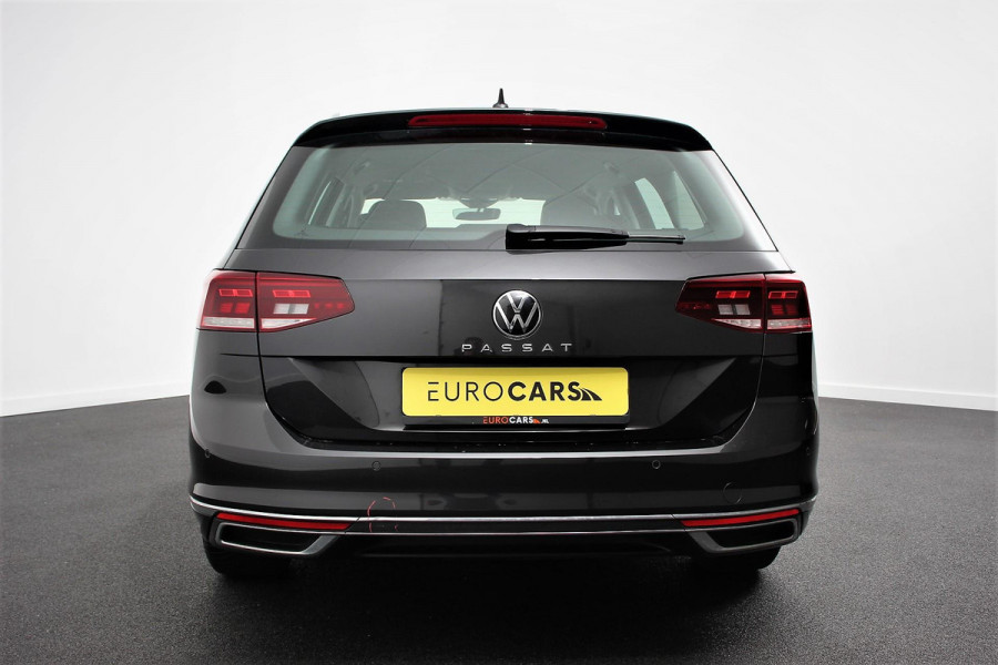 Volkswagen Passat Variant 1.5 TSI 150pk DSG Elegance Plus Pro | Navigatie | Camera | Climate Control | Adaptive Cruise Control | Elektrische Achterklep | Lane Assist | LED | DAB |