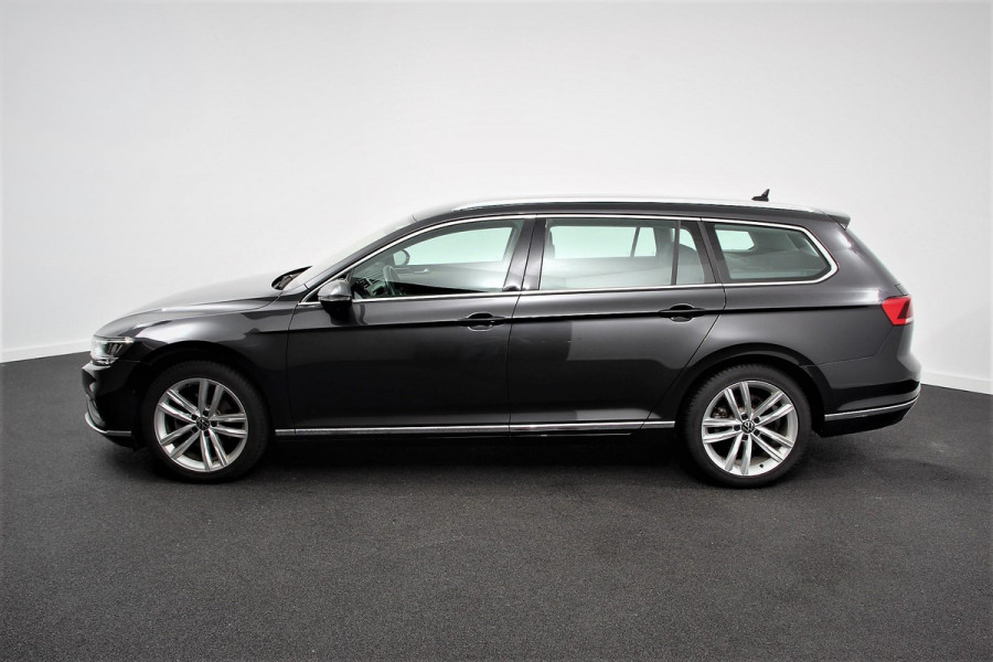 Volkswagen Passat Variant 1.5 TSI 150pk DSG Elegance Plus Pro | Navigatie | Camera | Climate Control | Adaptive Cruise Control | Elektrische Achterklep | Lane Assist | LED | DAB |