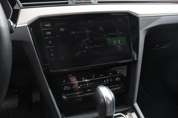 Volkswagen Passat Variant 1.5 TSI 150pk DSG Elegance Plus Pro | Navigatie | Camera | Climate Control | Adaptive Cruise Control | Elektrische Achterklep | Lane Assist | LED | DAB |