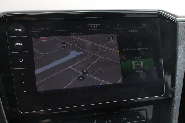 Volkswagen Passat Variant 1.5 TSI 150pk DSG Elegance Plus Pro | Navigatie | Camera | Climate Control | Adaptive Cruise Control | Elektrische Achterklep | Lane Assist | LED | DAB |