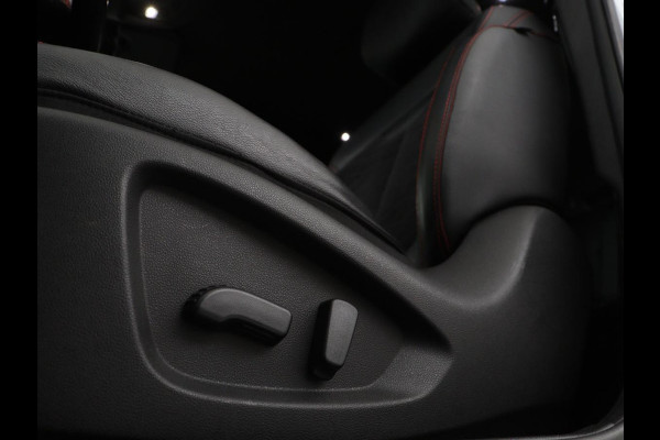 Renault Kadjar 1.3 TCe Black Edition | Stoelverwarming | Carplay | Keyless | Camera | Leder/Alcantara | Full LED | Half leder | Bose Sound | Climate control