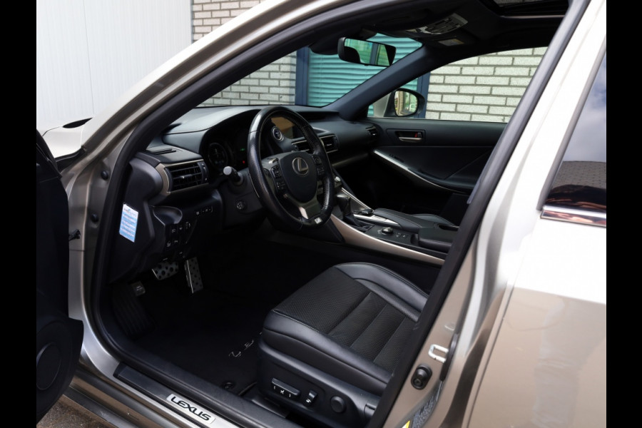 Lexus IS 300h Hybrid F-Sport Line | Mark Levinson | Schuifdak | Stoelvent