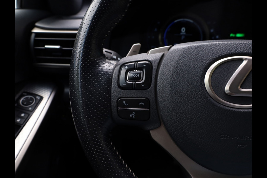 Lexus IS 300h Hybrid F-Sport Line | Mark Levinson | Schuifdak | Stoelvent