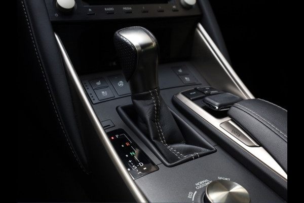 Lexus IS 300h Hybrid F-Sport Line | Mark Levinson | Schuifdak | Stoelvent