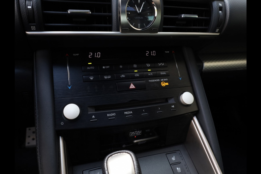 Lexus IS 300h Hybrid F-Sport Line | Mark Levinson | Schuifdak | Stoelvent