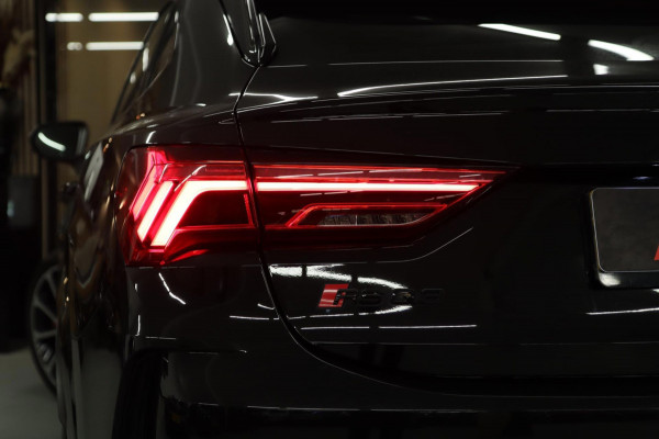 Audi RSQ3 Sportback TFSI RS Pano/Sonos/Camera/Carplay/RSStoelen/BOMVOL