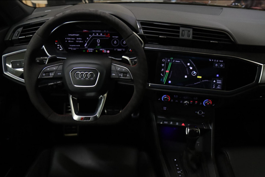 Audi RSQ3 Sportback TFSI RS Pano/Sonos/Camera/Carplay/RSStoelen/BOMVOL