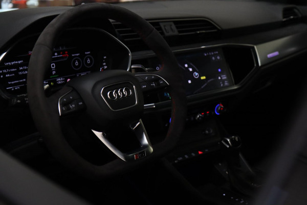 Audi RSQ3 Sportback TFSI RS Pano/Sonos/Camera/Carplay/RSStoelen/BOMVOL
