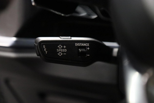 Audi RSQ3 Sportback TFSI RS Pano/Sonos/Camera/Carplay/RSStoelen/BOMVOL