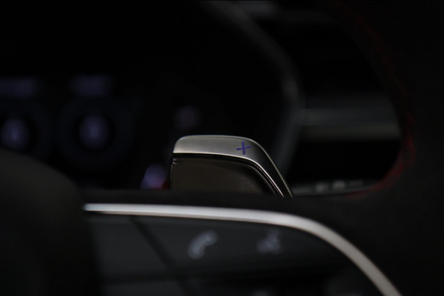 Audi RSQ3 Sportback TFSI RS Pano/Sonos/Camera/Carplay/RSStoelen/BOMVOL