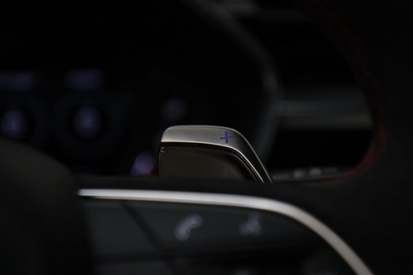 Audi RSQ3 Sportback TFSI RS Pano/Sonos/Camera/Carplay/RSStoelen/BOMVOL