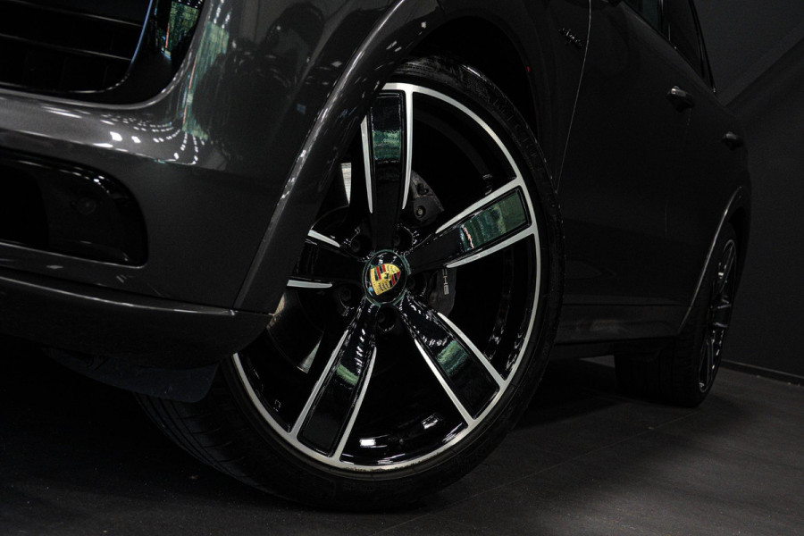 Porsche Cayenne 3.0 E-Hybrid *Sport-Chrono / PASM / Panorama / BOSE / Soft-Close / Surround-view*