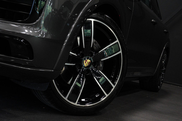 Porsche Cayenne 3.0 E-Hybrid *Sport-Chrono / PASM / Panorama / BOSE / Soft-Close / Surround-view*