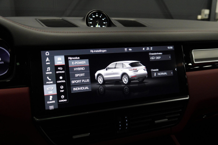 Porsche Cayenne 3.0 E-Hybrid *Sport-Chrono / PASM / Panorama / BOSE / Soft-Close / Surround-view*