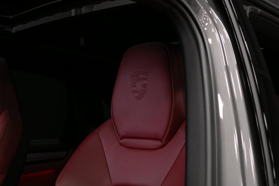 Porsche Cayenne 3.0 E-Hybrid *Sport-Chrono / PASM / Panorama / BOSE / Soft-Close / Surround-view*