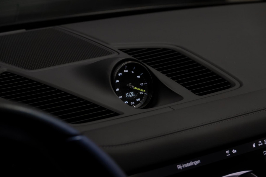 Porsche Cayenne 3.0 E-Hybrid *Sport-Chrono / PASM / Panorama / BOSE / Soft-Close / Surround-view*
