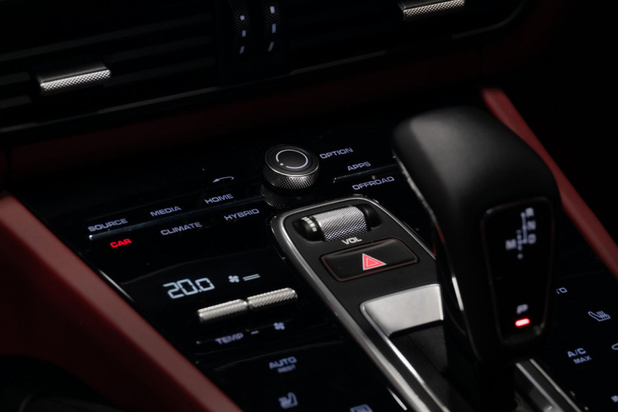 Porsche Cayenne 3.0 E-Hybrid *Sport-Chrono / PASM / Panorama / BOSE / Soft-Close / Surround-view*