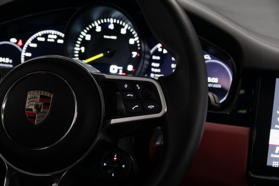 Porsche Cayenne 3.0 E-Hybrid *Sport-Chrono / PASM / Panorama / BOSE / Soft-Close / Surround-view*