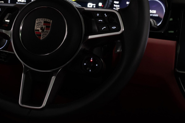 Porsche Cayenne 3.0 E-Hybrid *Sport-Chrono / PASM / Panorama / BOSE / Soft-Close / Surround-view*
