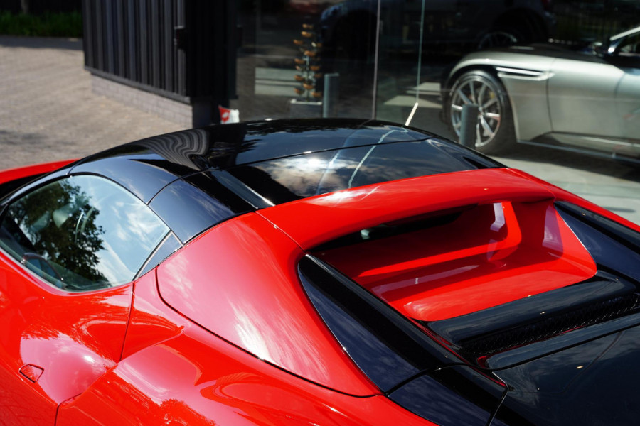 Ferrari 296 GTS 3.0 V6 F 1 Atelier Car Lifting