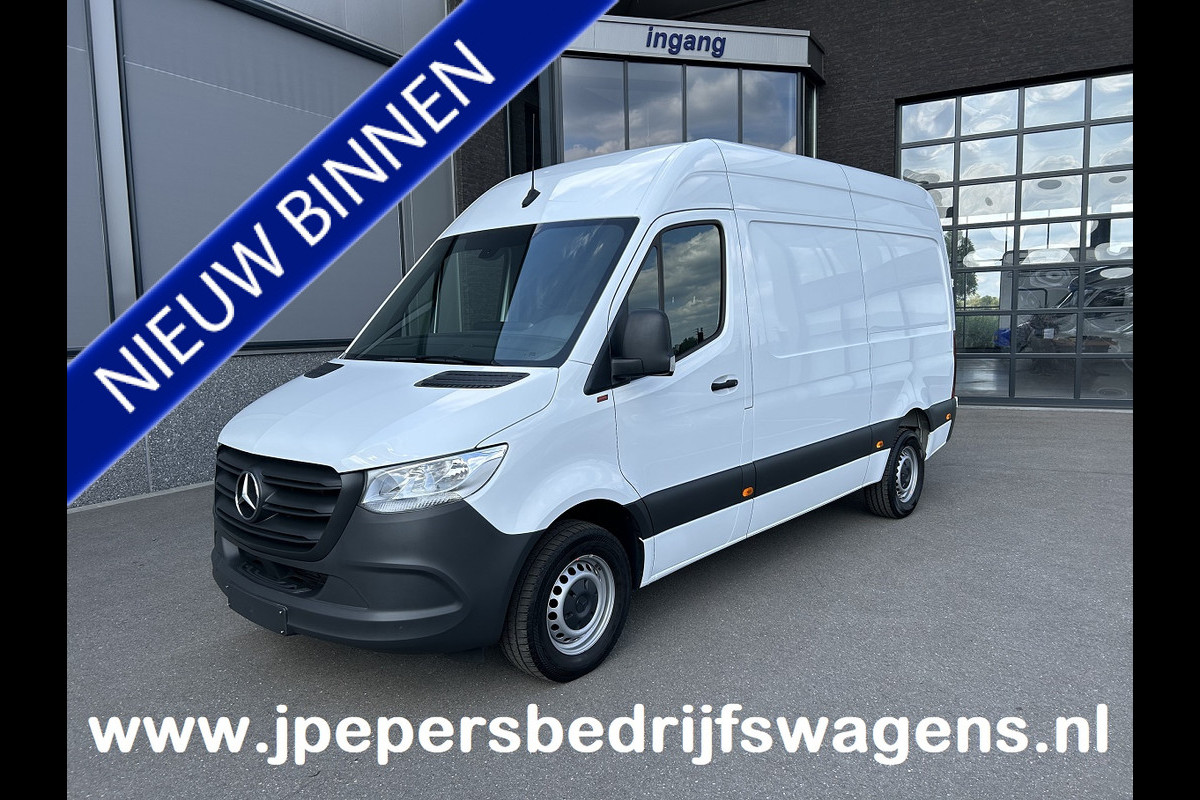 Mercedes-Benz Sprinter 317 CDI L2 H2 MBUX / Navigatie / Camera / Cruise control / Airco Mercedes-Benz Sprinter 317 CDI L2 H2 MBUX / Navigatie / Camera / Cruise control / Airco
