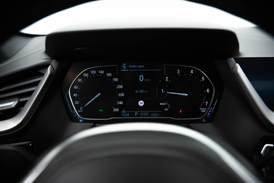 BMW 1-serie 118i High Executive |Pano|M-Pakket|Ambient|Cruise|