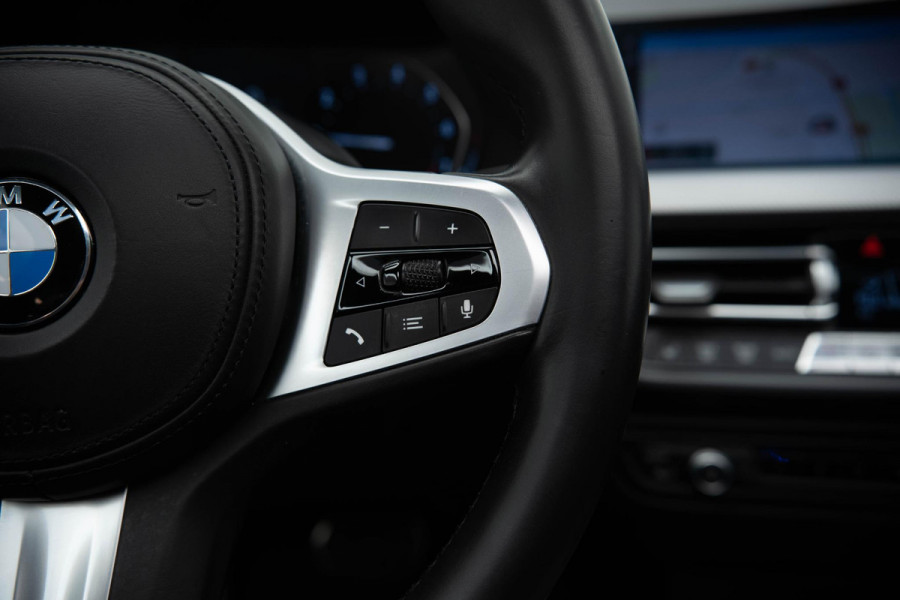 BMW 1-serie 118i High Executive |Pano|M-Pakket|Ambient|Cruise|