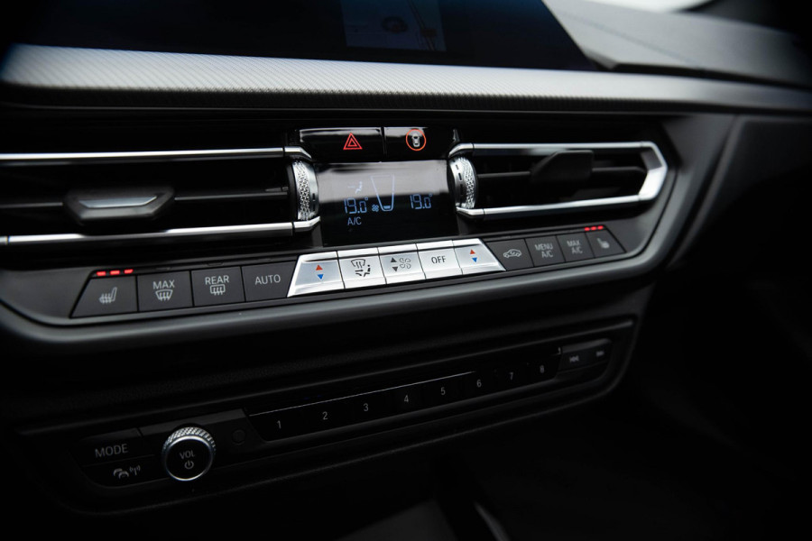 BMW 1-serie 118i High Executive |Pano|M-Pakket|Ambient|Cruise|