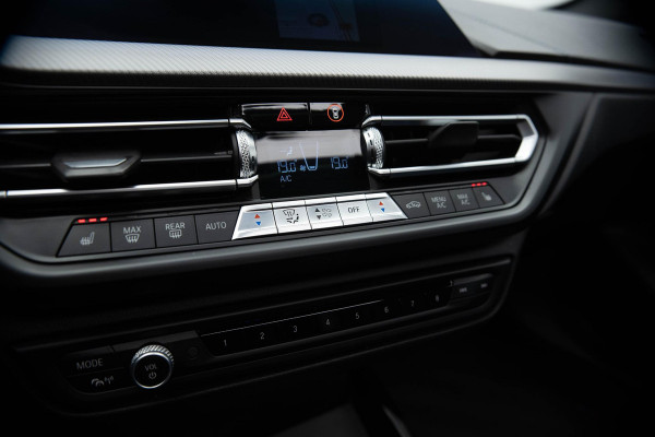 BMW 1-serie 118i High Executive |Pano|M-Pakket|Ambient|Cruise|