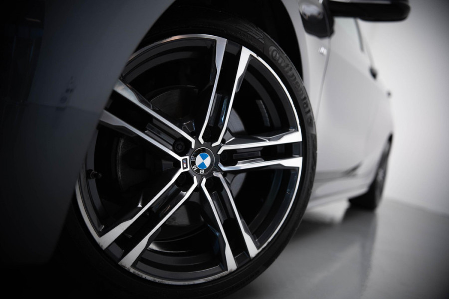BMW 1-serie 118i High Executive |Pano|M-Pakket|Ambient|Cruise|