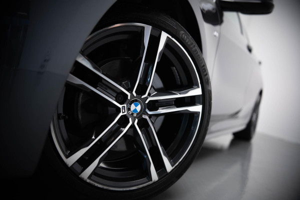 BMW 1-serie 118i High Executive |Pano|M-Pakket|Ambient|Cruise|