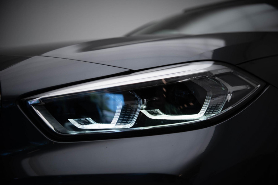 BMW 1-serie 118i High Executive |Pano|M-Pakket|Ambient|Cruise|