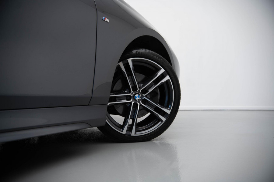 BMW 1-serie 118i High Executive |Pano|M-Pakket|Ambient|Cruise|