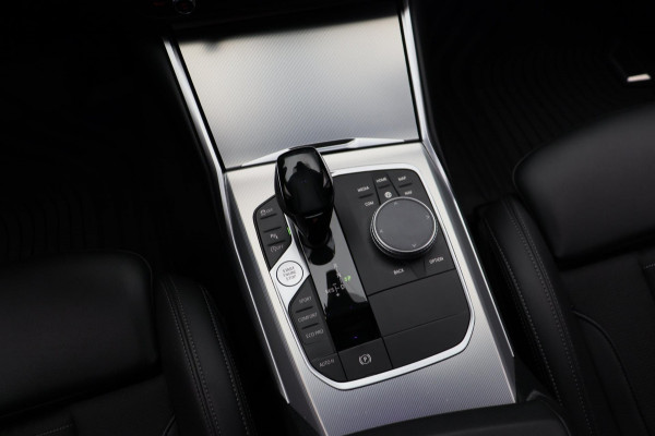 BMW 3 Serie 318i Executive Edition * Origineel Nederlands * Carplay Leder Navigatie Cruise