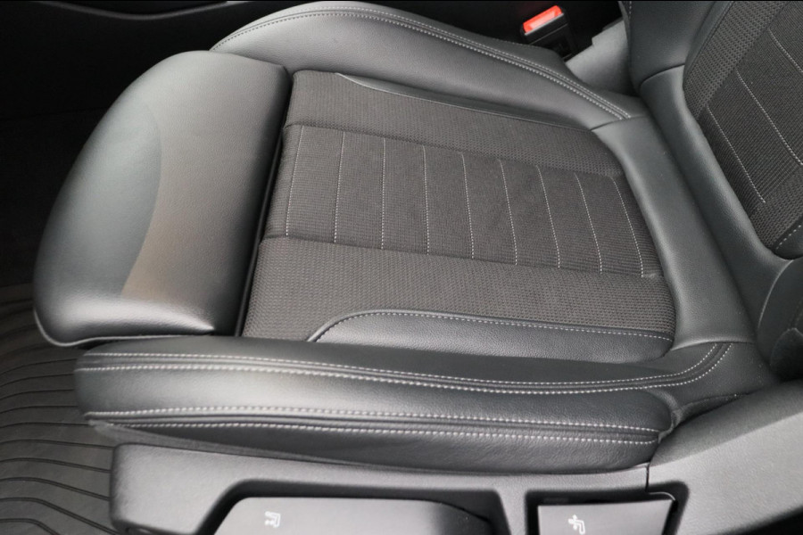 BMW 3 Serie 318i Executive Edition * Origineel Nederlands * Carplay Leder Navigatie Cruise