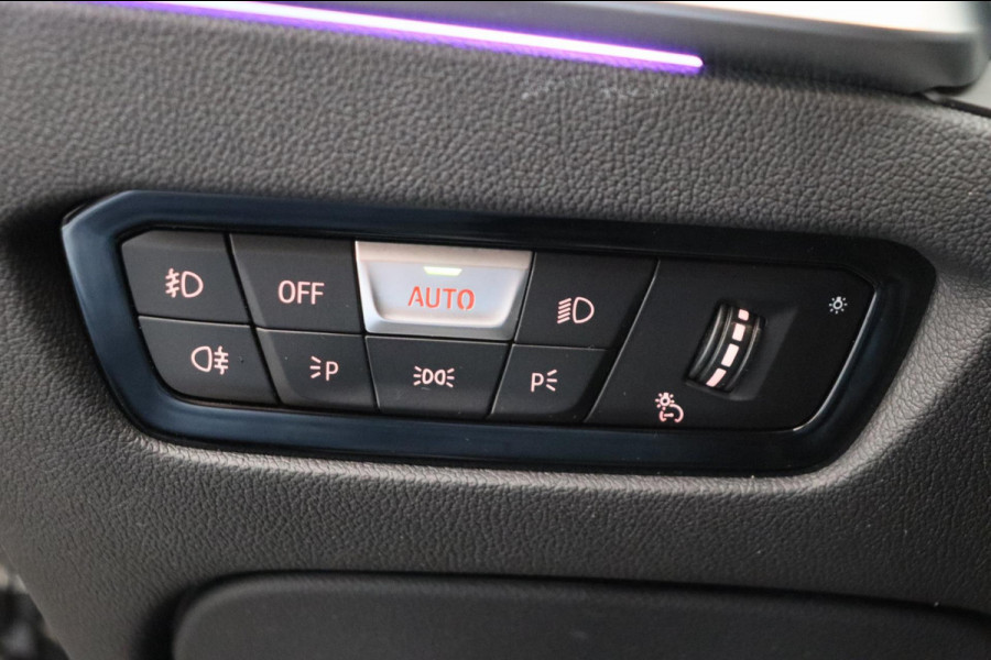 BMW 3 Serie 318i Executive Edition * Origineel Nederlands * Carplay Leder Navigatie Cruise