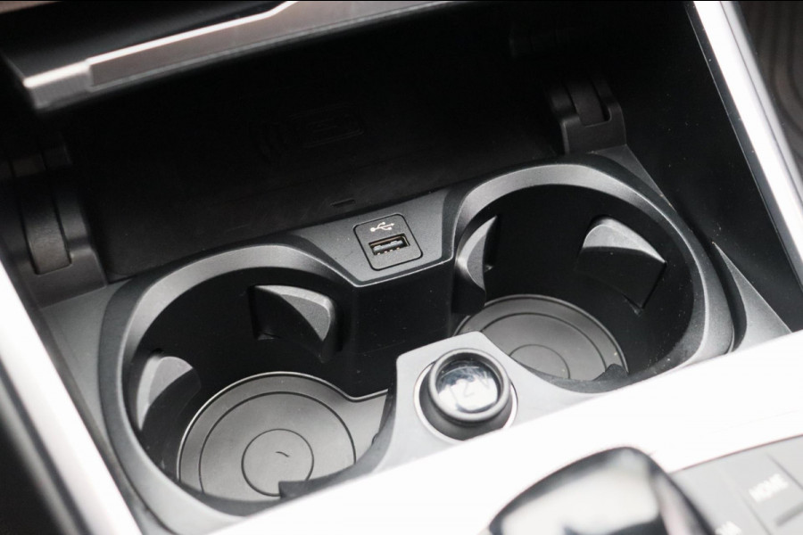 BMW 3 Serie 318i Executive Edition * Origineel Nederlands * Carplay Leder Navigatie Cruise
