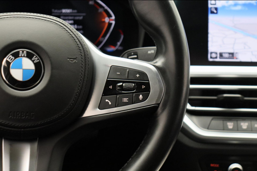 BMW 3 Serie 318i Executive Edition * Origineel Nederlands * Carplay Leder Navigatie Cruise