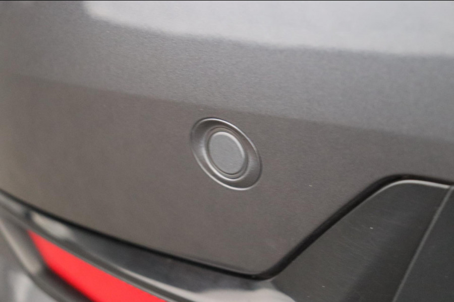 BMW 3 Serie 318i Executive Edition * Origineel Nederlands * Carplay Leder Navigatie Cruise