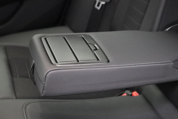 BMW 3 Serie 318i Executive Edition * Origineel Nederlands * Carplay Leder Navigatie Cruise