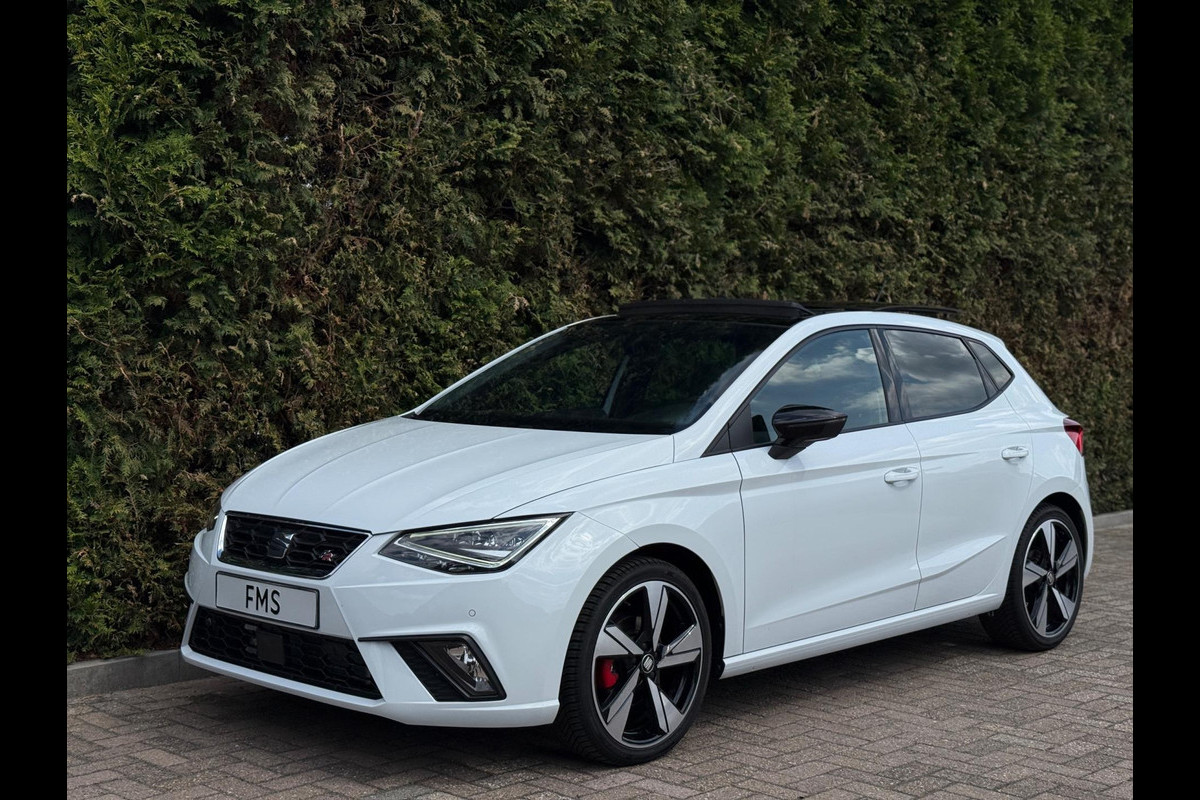 Seat Ibiza 1.0 TSI FR Panorama CarPlay Camera Seat Ibiza 1.0 TSI FR Panorama CarPlay Camera