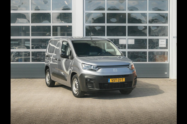 Fiat E-Doblò 136 L1 50 kWh Fiat E-Doblo 136 L1 50 kWh | Uit voorraad leverbaar | Navi | Camera | PDC | Apple Carplay | Cruise | Clima