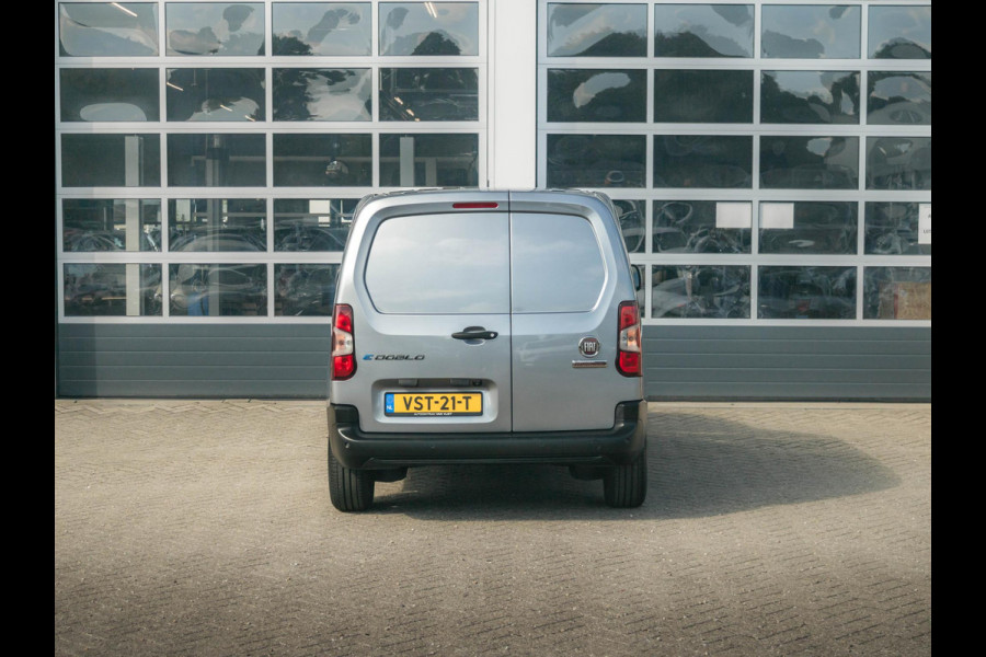 Fiat E-Doblò 136 L1 50 kWh Fiat E-Doblo 136 L1 50 kWh | Uit voorraad leverbaar | Navi | Camera | PDC | Apple Carplay | Cruise | Clima